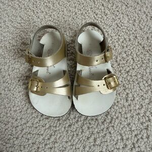 SOLD on cp - Saltwater SeaWees Gold Sandals - 4c